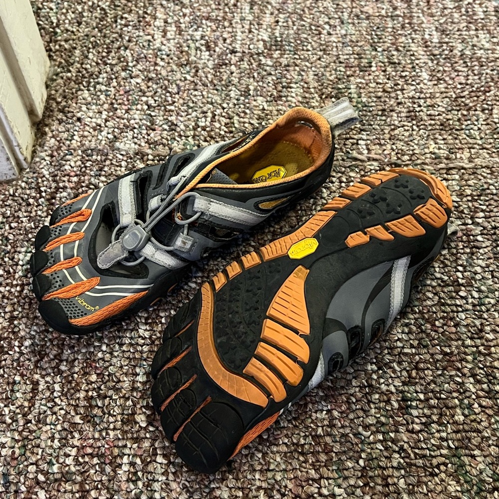 Womens vibran five finger shoes size 7
